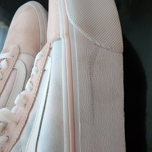 Sneakers - Picture 4 of 11